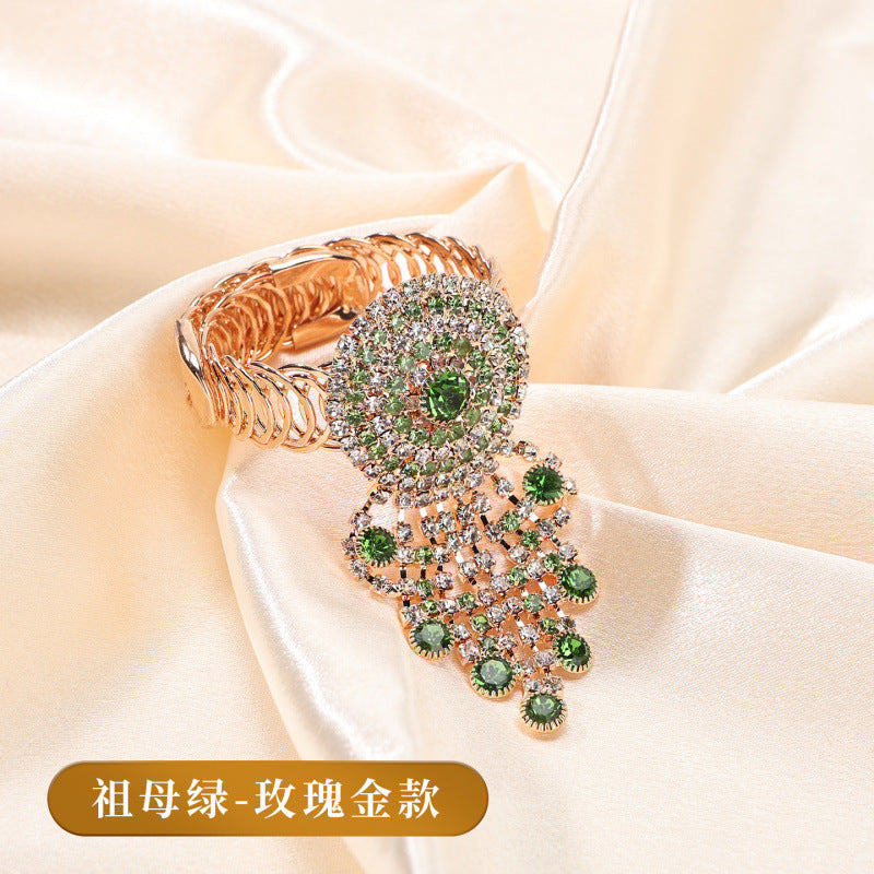Exquisite Xinjiang Little Sheep Crystal Choker Necklace For Women