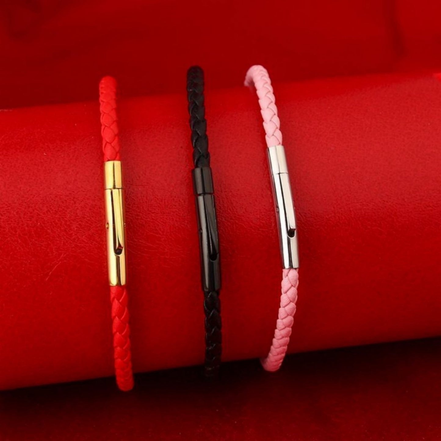 3.0mm Stainless Steel Leather Cord Bracelet With A Single Buckle And Wear-resistant Edging.