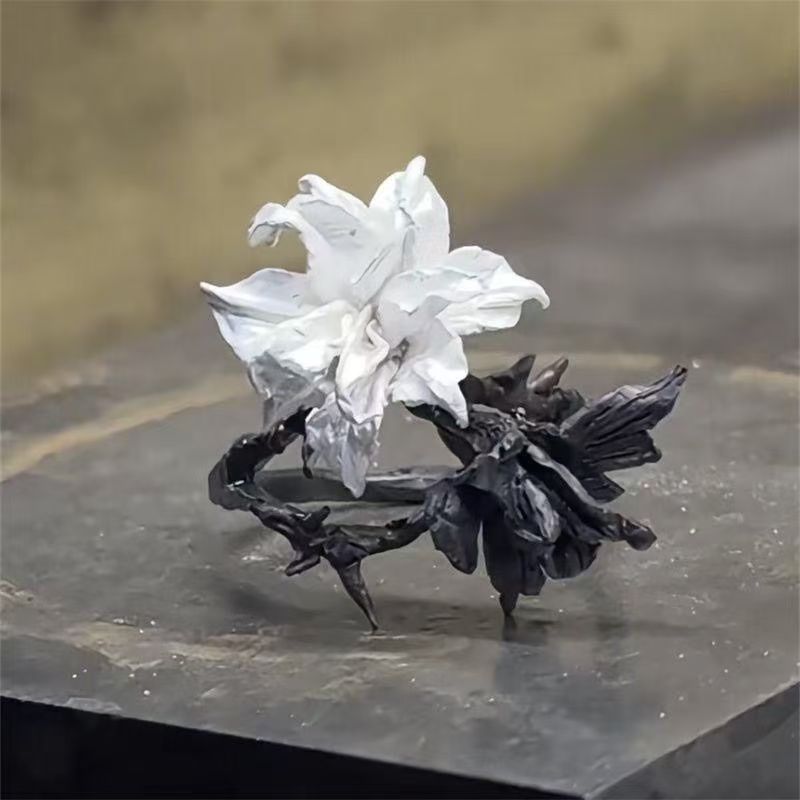 Black & White Mandala Flower Ring, Niche Design, Cool Style Alternating Color Pinky Ring