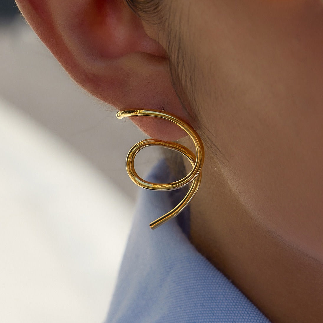 18K gold irregular titanium steel line stud earrings