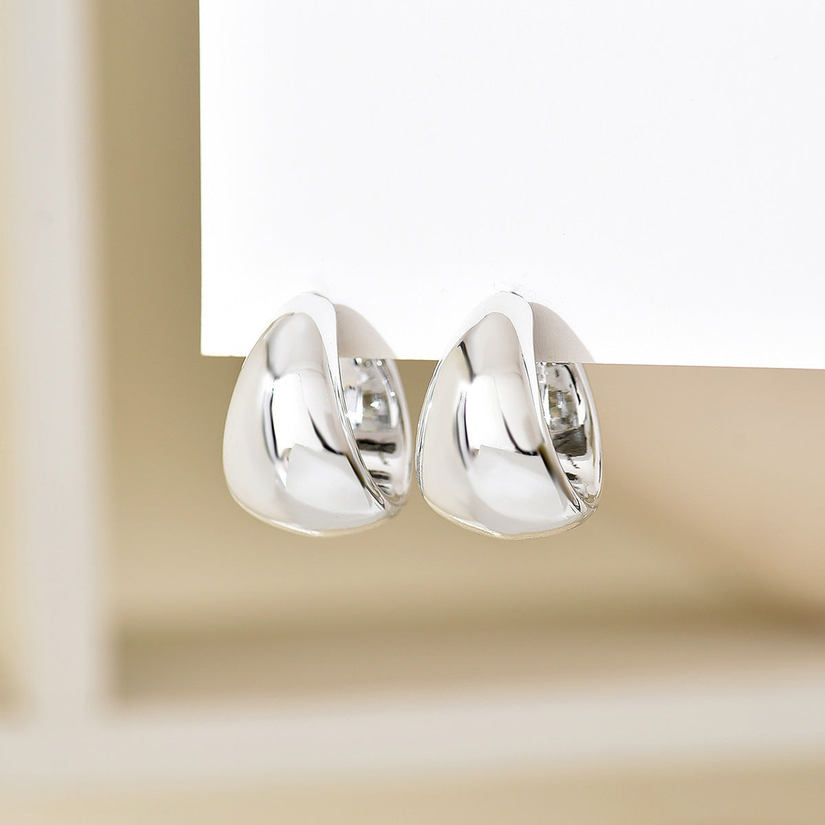 Ins Viral Luxury Earrings, High-End Beach Vacation Style, Geometric Bold Studs & Hoops For Women