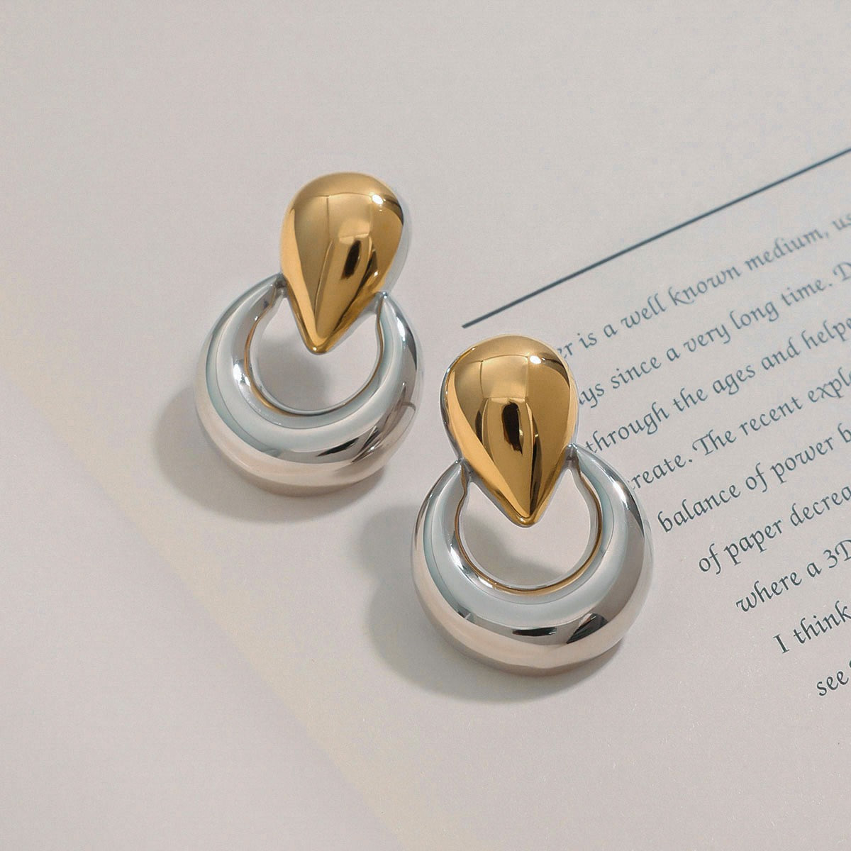 18K gold U-shaped and teardrop-shaped earrings with gold and silver color matching design, trendy and unique