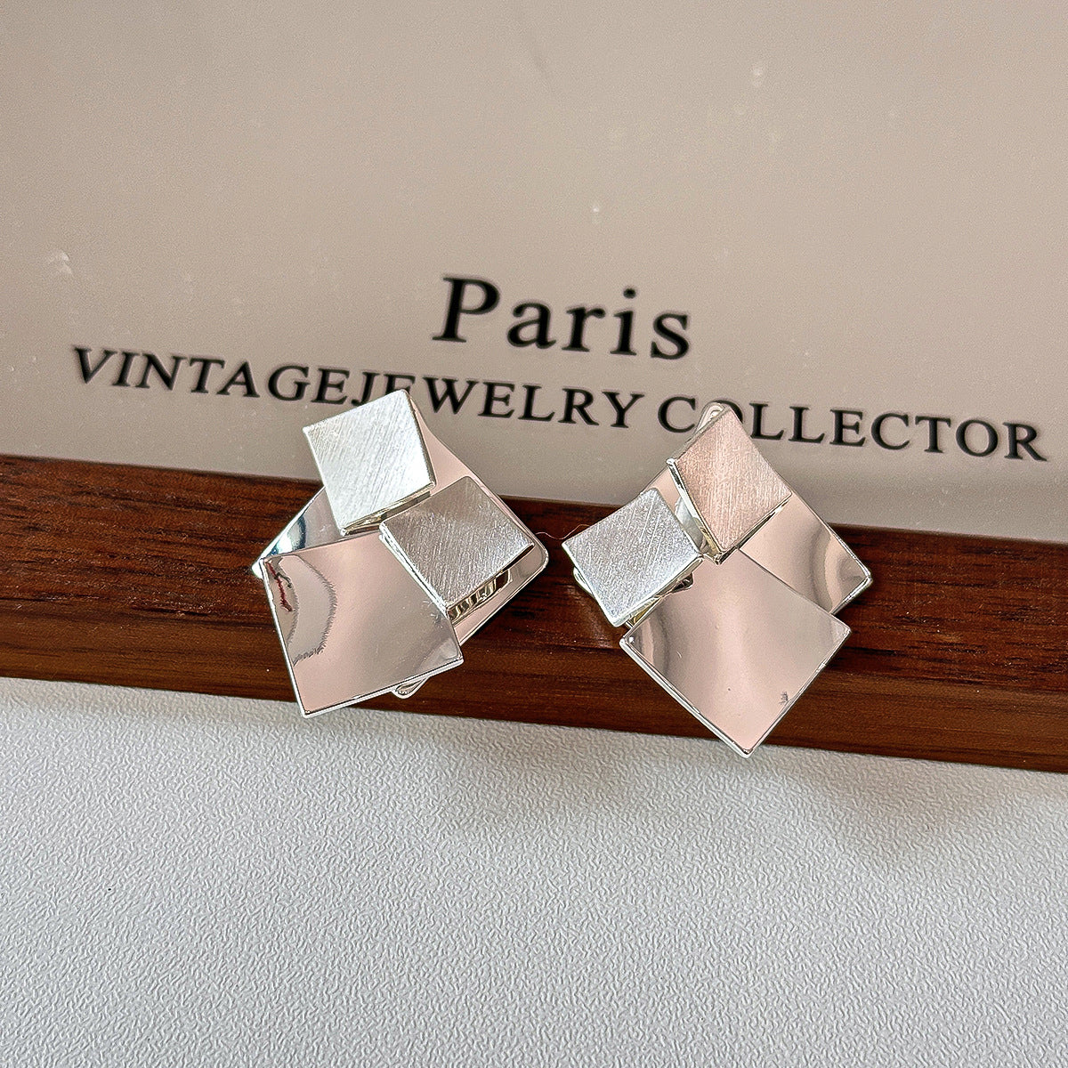 Cool-style Metal Versatile Stud Earrings Fashionable And Minimalist