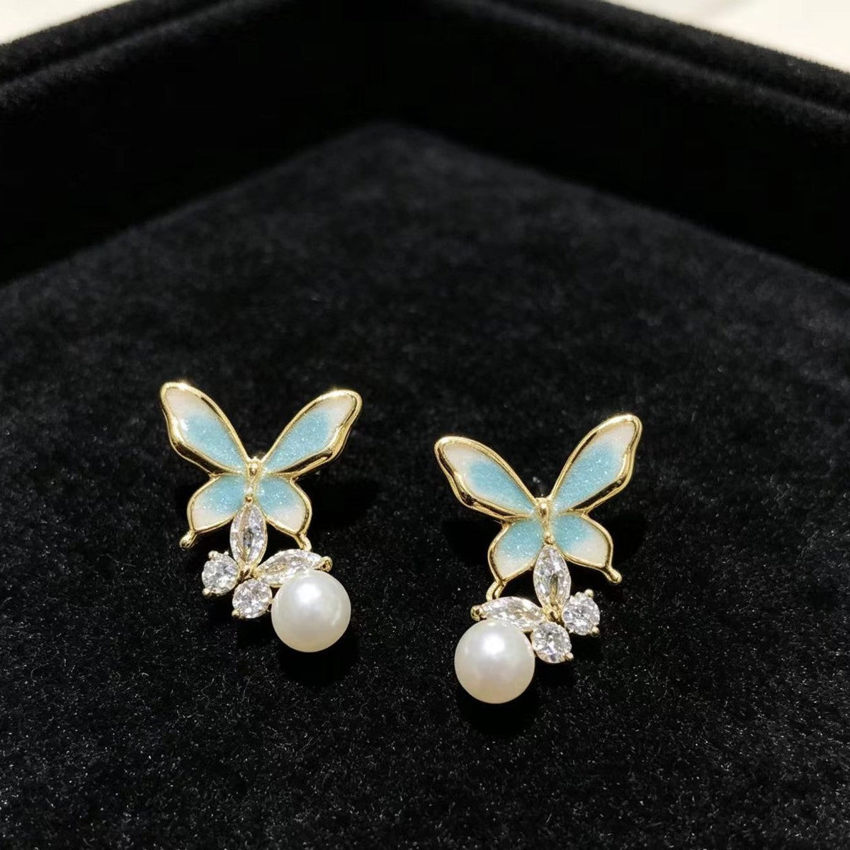 Dripping-oil Pearl Butterfly Elegant High-end Silver Needle Earrings