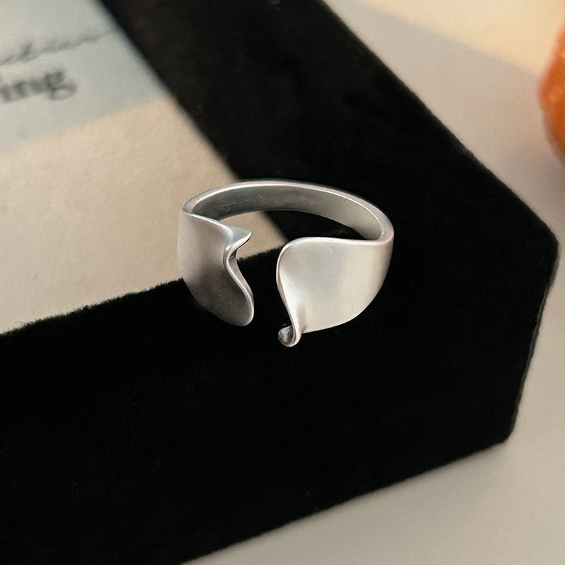 S925 Sterling Silver Niche Black Flower Ring For Women, Cool Tone Frosted Irregular Design, Delicate & Versatile Minimalist Index Finger Ring