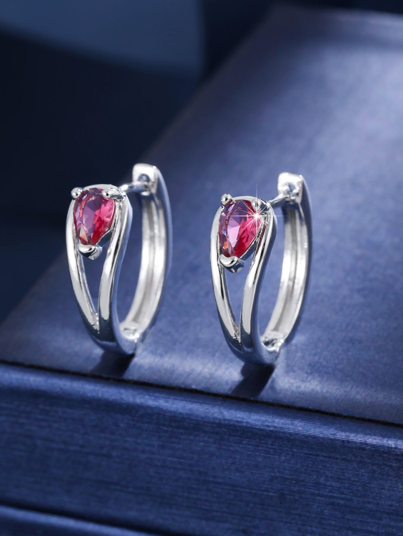 Simple And Stylish Water-drop Double-twist Ear Clips For Women