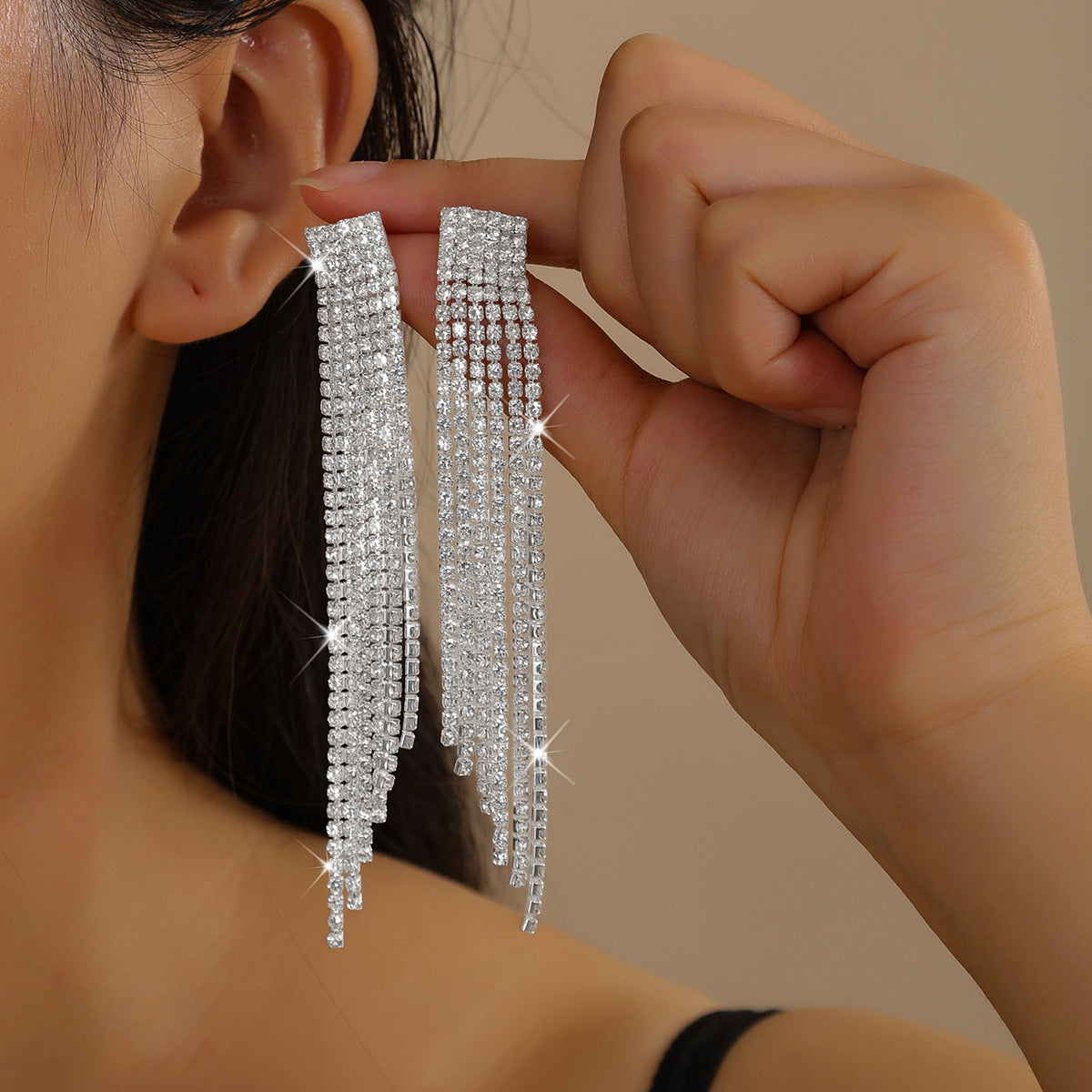 European And American Fashion Exaggerated Tassel Diamond-Encrusted Personalized Women's Earrings Dinner Accessories Simple Tassel Full Diamond Claw Chain Earrings