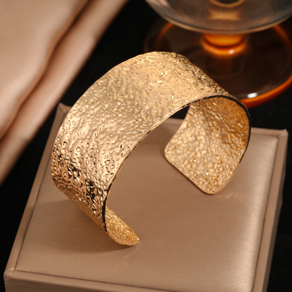 European & American Style Cold Rolled Steel Fade Resistant Bangle, 18K Gold Plated Fashion Personalized Irregular Design Textured Bracelet