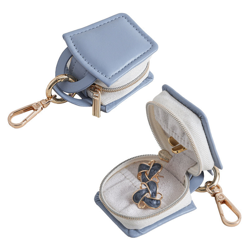Mini pendant jewelry box for travel
