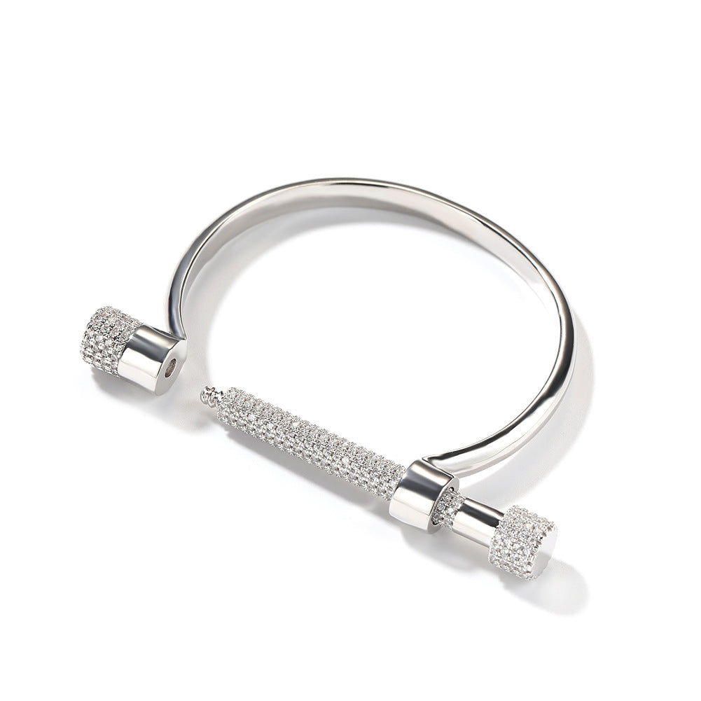 Horseshoe-shaped bracelets inlaid with zircon and diamonds