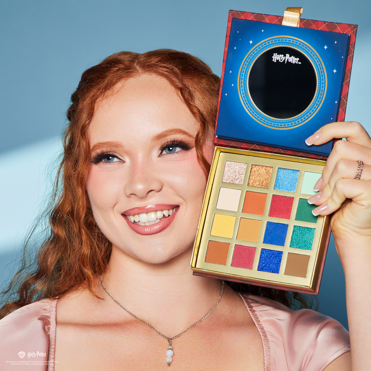 Harry Potter Holiday | Hogwarts™ 16 Shade Palette
