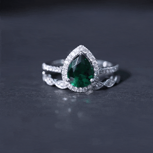 1.7 Carat Lab Grown Emerald Teardrop Ring Set with Natural Diamond