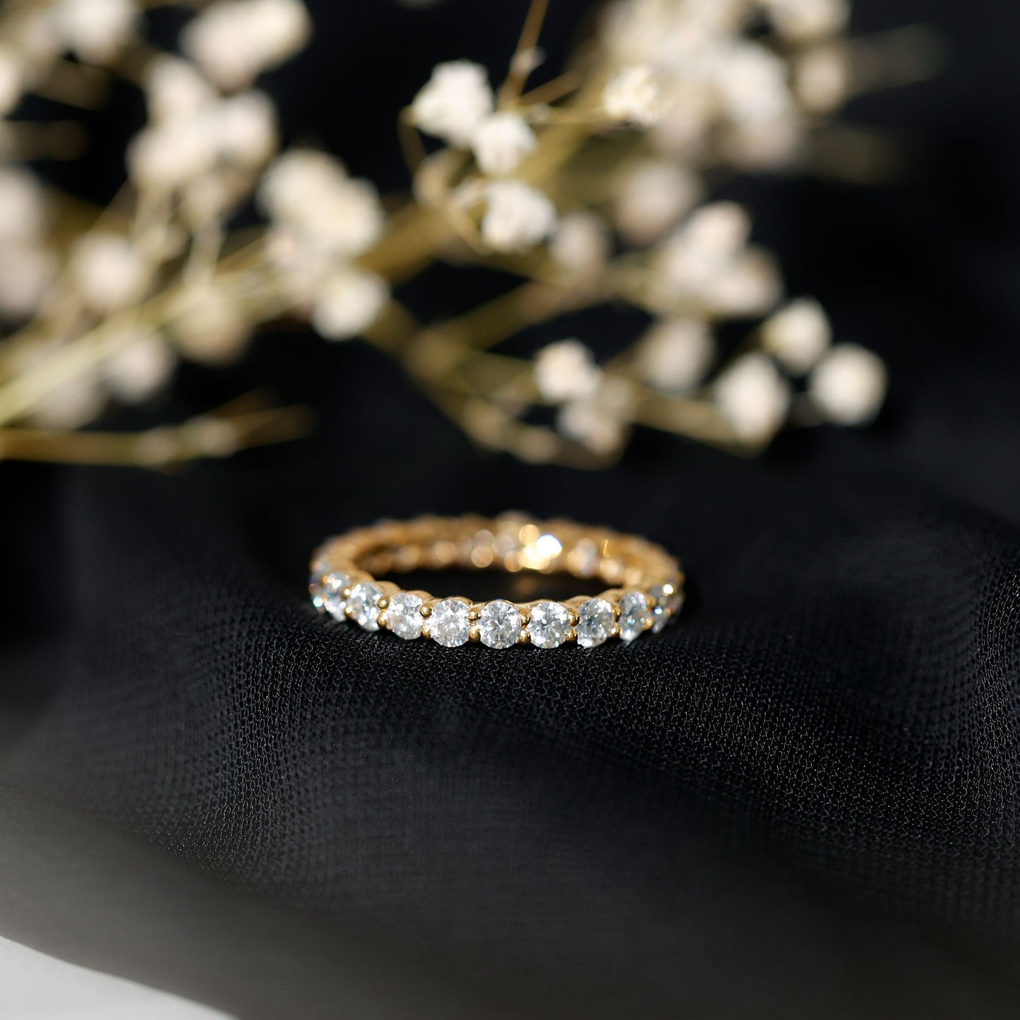 Round Cut Moissanite Simple Eternity Band Ring in Prong Setting