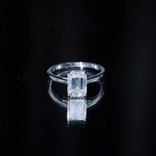 Solitaire 2.8 Carat Emerald Cut Moissanite Engagement Ring For Women