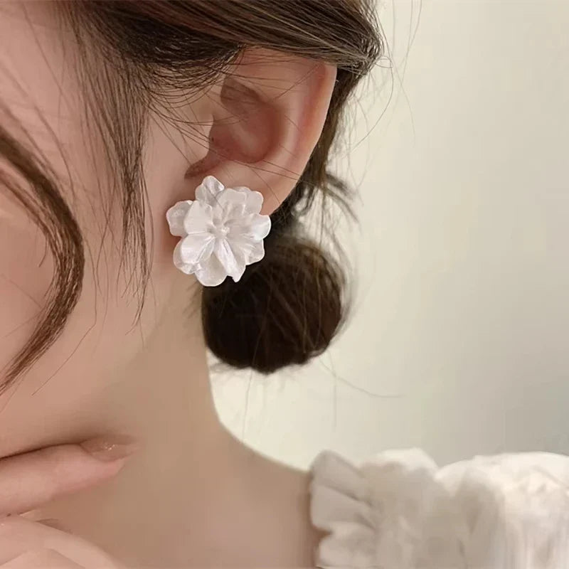 White Flower Stud Earrings for Women Folded Acrylic Side Charming Sweet Floral Girls Earrings Japanese Style Ear Jewelry