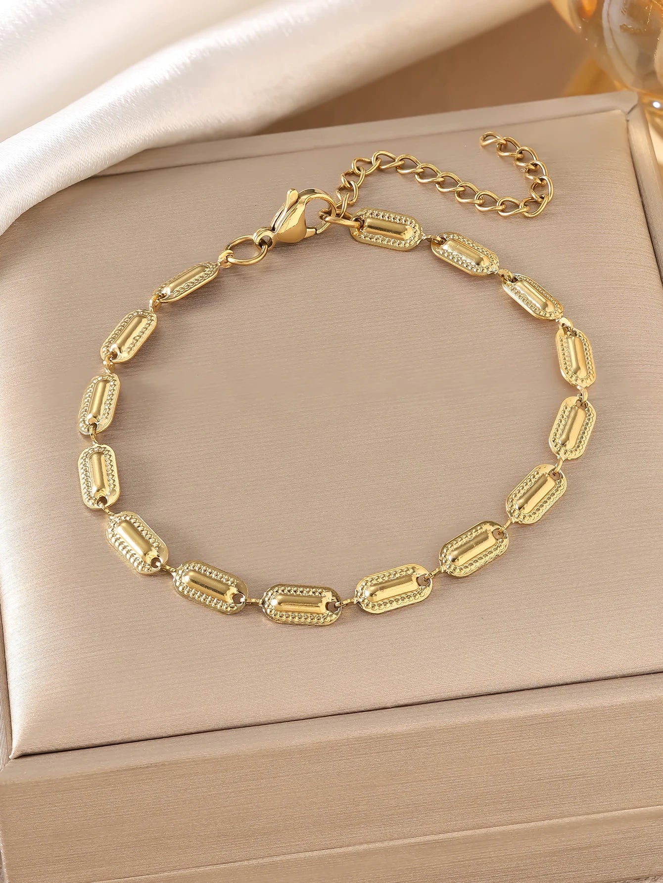 18K gold-plated stainless steel non fading gold bracelet - durable and fashionable jewelry accessory, suitable for holiday gifts