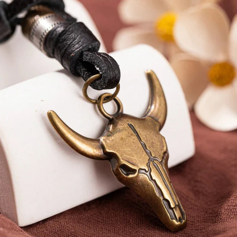 1pcs Creative Retro Bull Head Necklace Pendant Western Cowboy Element Bull Head Necklace Men's trendy accessories