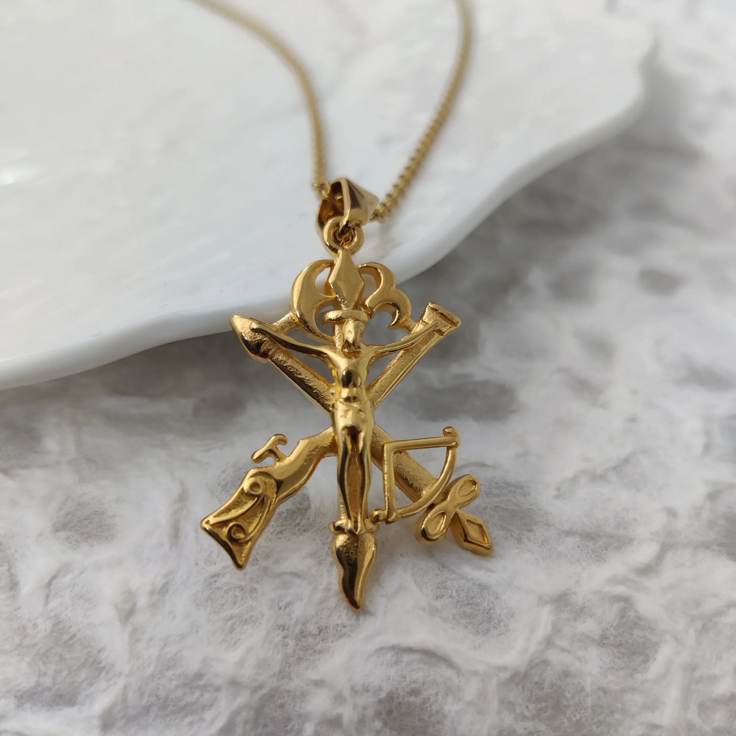 Men's Jesus Cross Necklace 18K Gold Plated Stainless Steel Christian Gun Arrow Pendant Religious Jewelry Gift