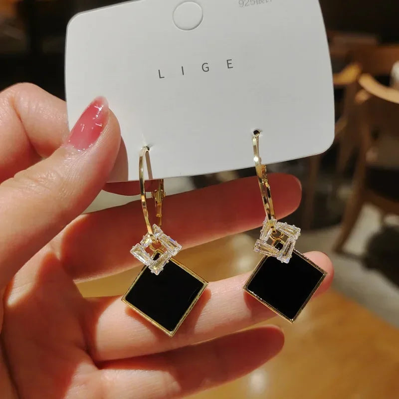 New Simple Metal Style Glossy Geometric Earrings For Women Fashionable Personalized Daily Accessory Party Jewelry Birthday Gifts