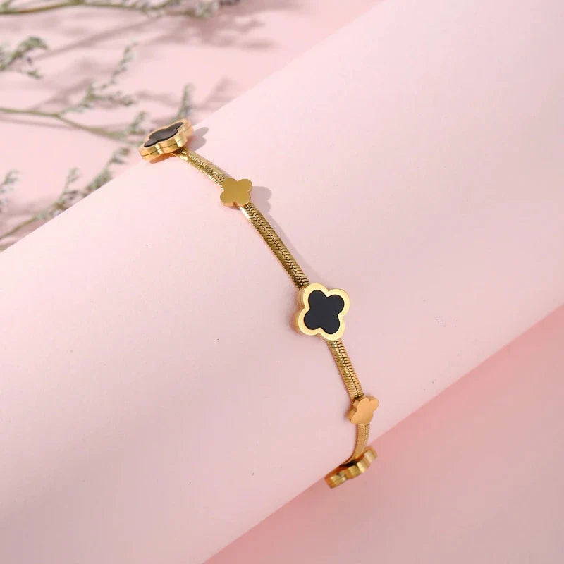 Europe And The United States Trend Fashion Simple Leaf Bracelet Women's Black Clover Bracelet Versatile Jewelry