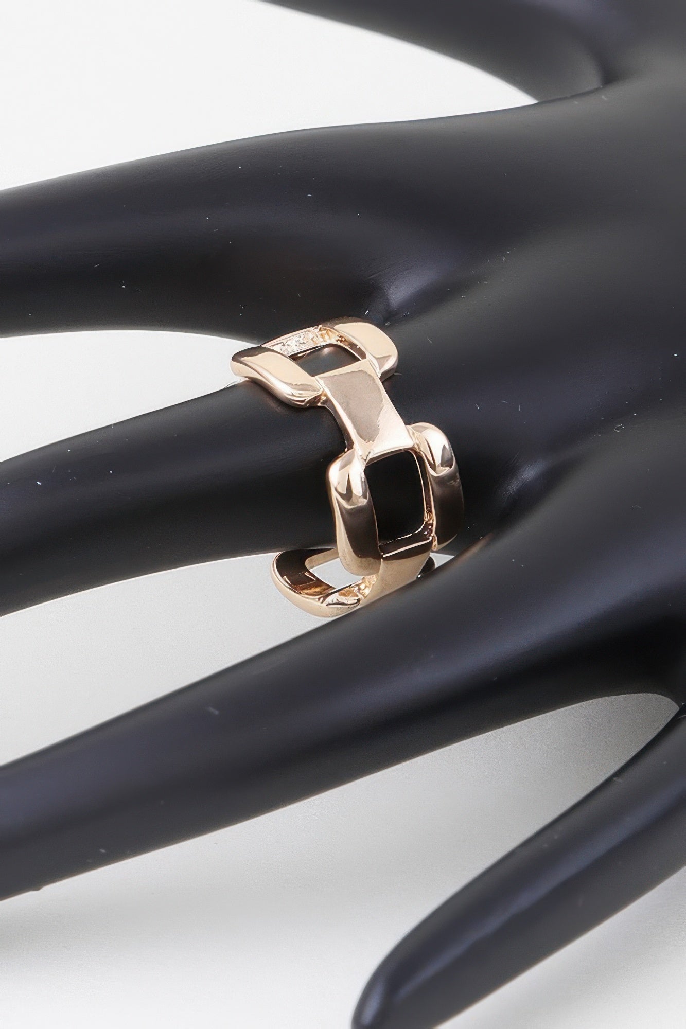 Shiny Link Chain Ring