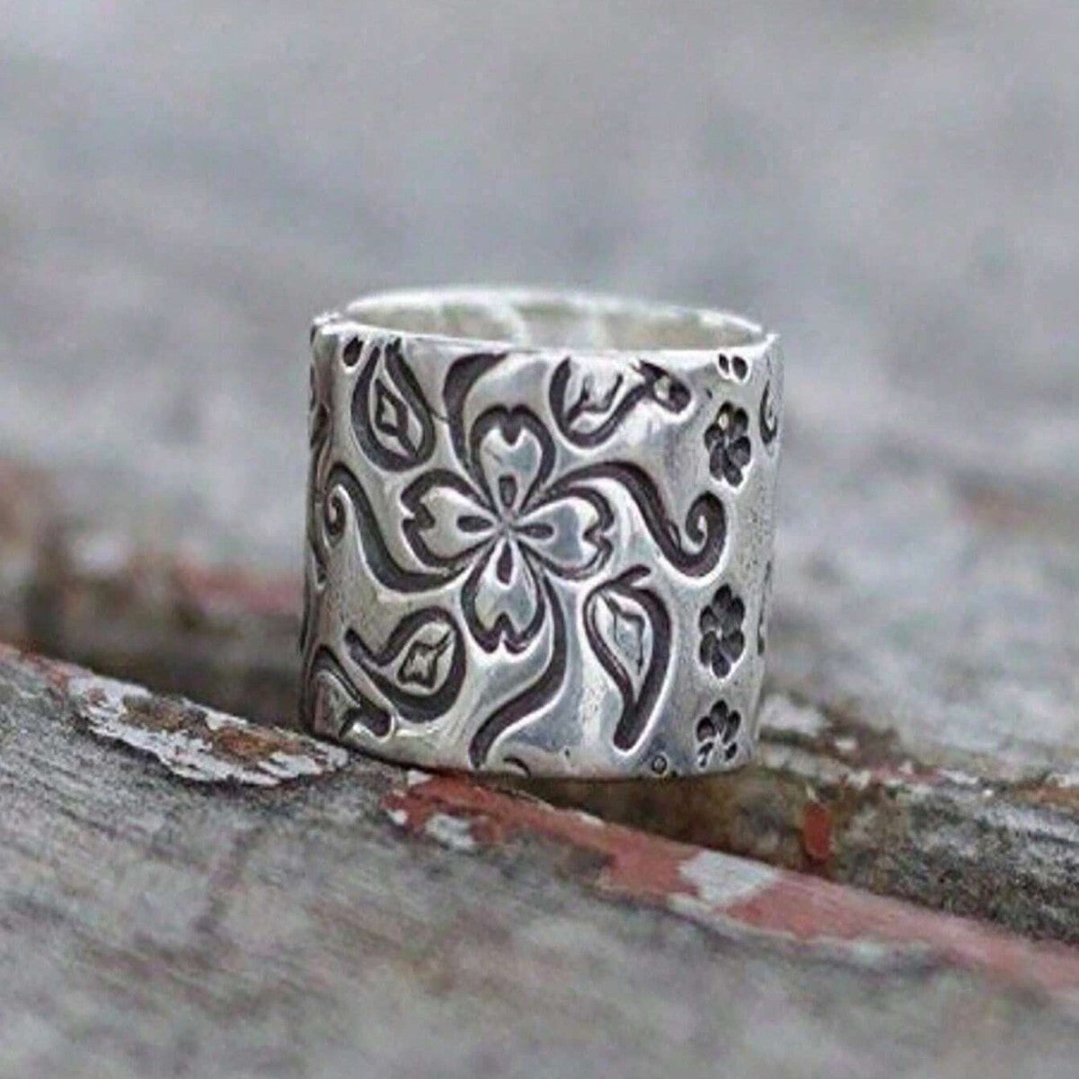 Carved High-end Chic Niche Hand Jewelry Ring