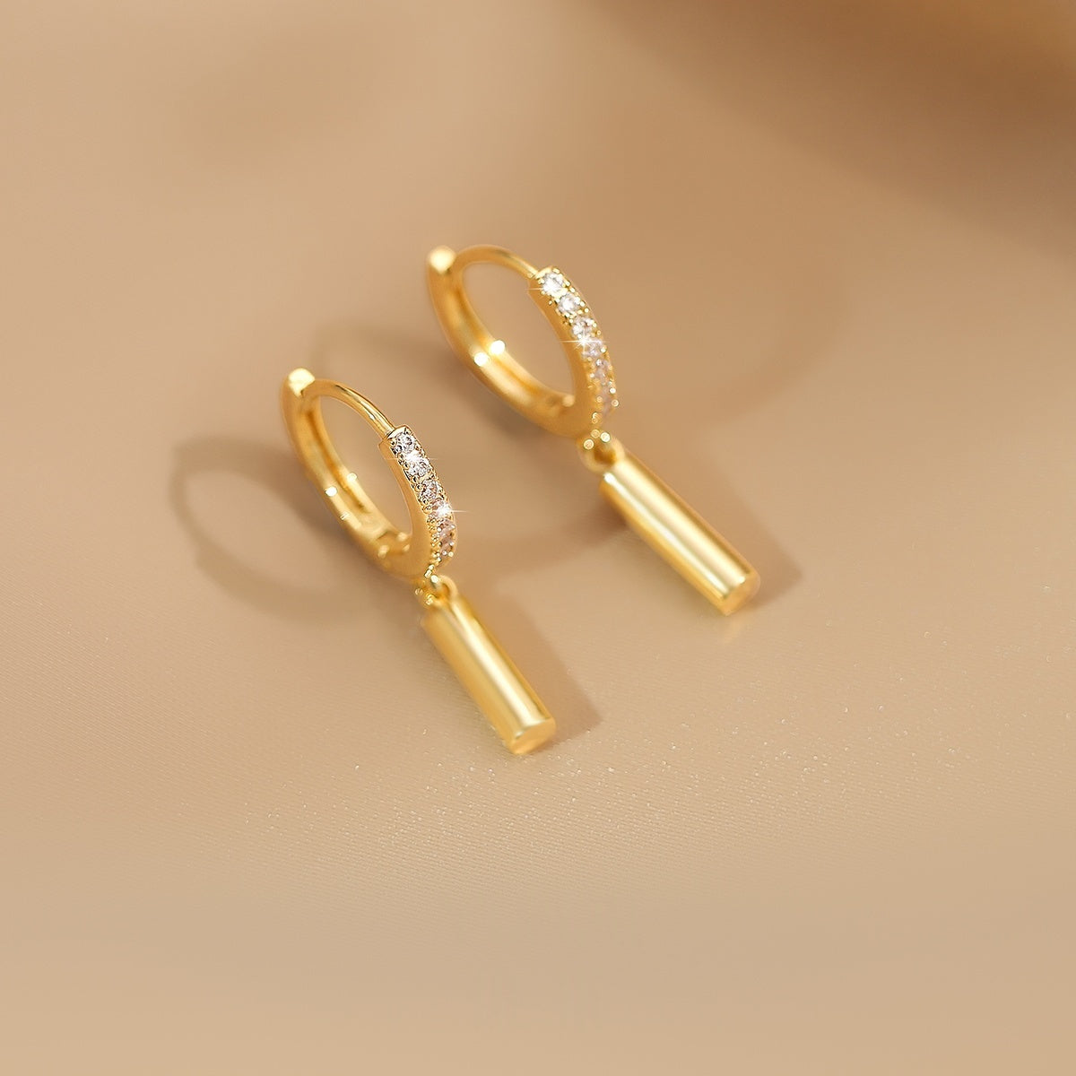 Cylindrical Geometric Niche Light-luxury Ear Clips