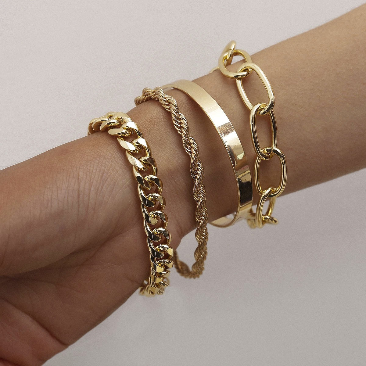 Smooth C-shaped mixed twist O-shaped bracelet