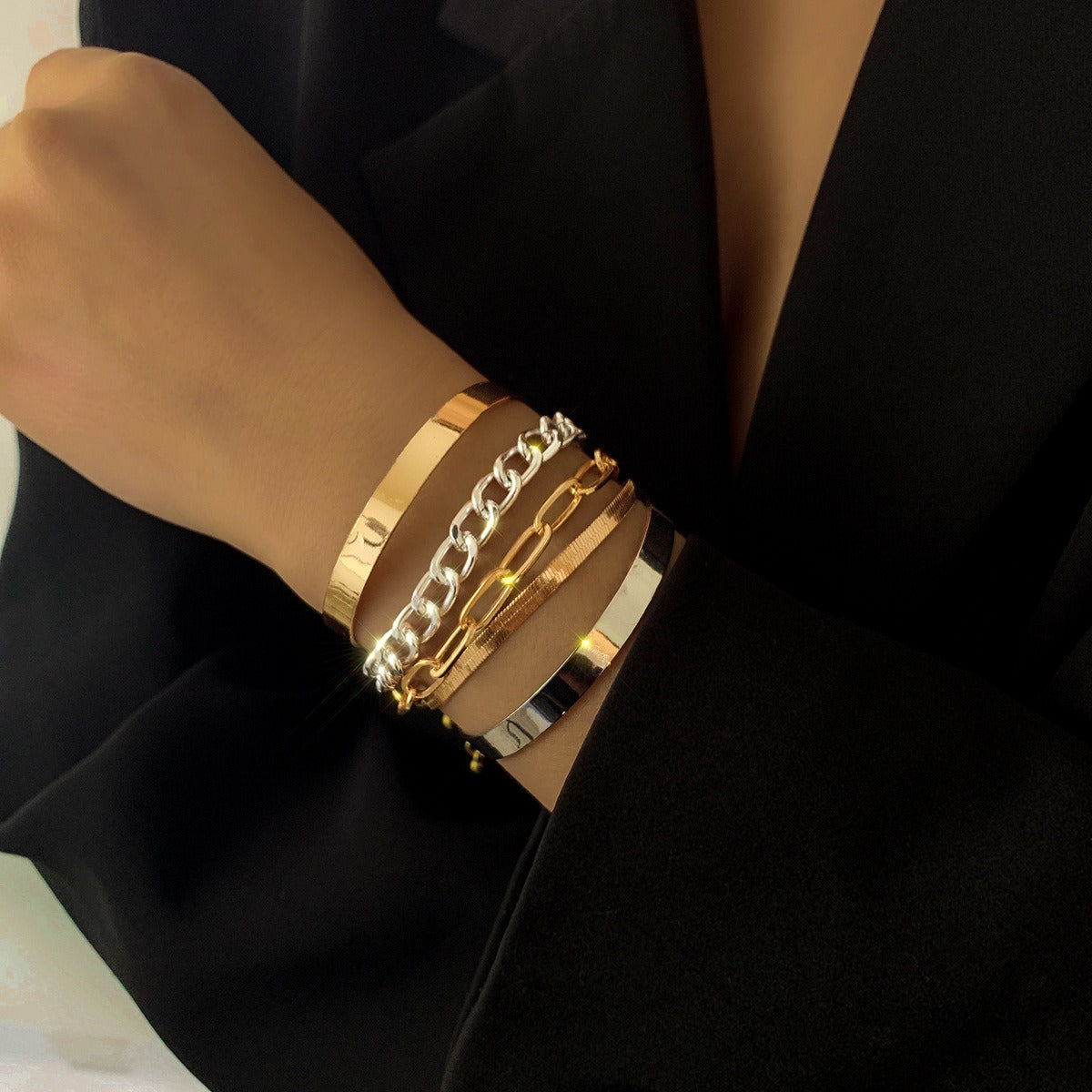 Smooth C-shaped mixed twist chain thread exaggerated O-shaped bracelet