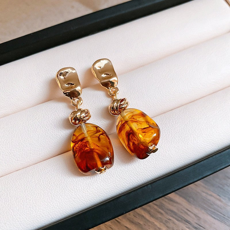 Vintage Amber Resin Gold Stud Earrings For Women, Irregular Square Resin & Gold Tone Button Earrings, 2026 Maillard Style Lightweight Fashion Jewelry